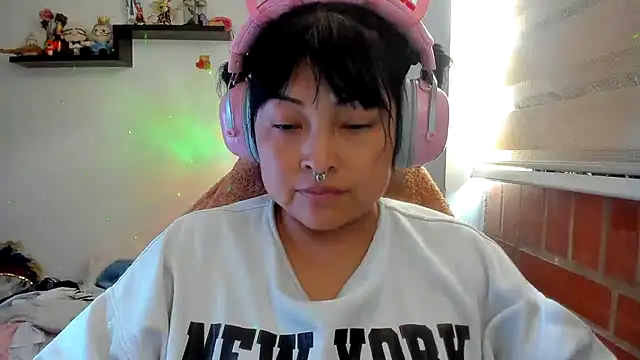Snapshot of Shaddycute_ chatting on 07-07-26, 03:27 Shaddycute online show from 07-07-26, 03:27