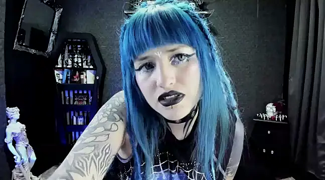 Snapshot of DimmuandDarkness chatting on 12-18-24, 05:37 DimmuandDarkness online show from 12-18-24, 05:37