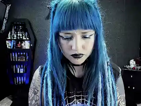 Snapshot of DimmuandDarkness chatting on 12-18-24, 08:53 DimmuandDarkness online show from 12-18-24, 08:53