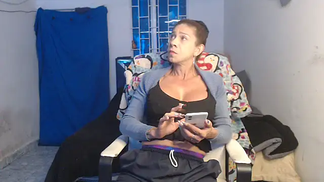 Antonella borja online show from 11-11-25, 06:19