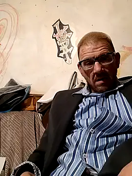 Snapshot of gettinit2wice chatting on 12-17-24, 02:55 gettinit2wice online show from 12-17-24, 02:55