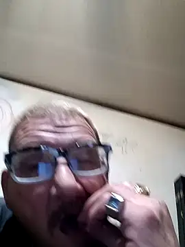 Snapshot of gettinit2wice chatting on 12-20-24, 04:25 gettinit2wice online show from 12-20-24, 04:25