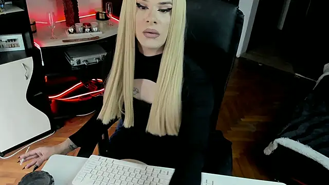 EvelynLexy online show from 11-14-25, 11:31