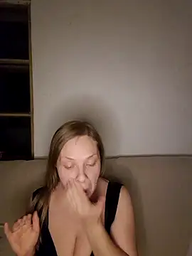 Snapshot of katiestevens chatting on 10-24-25, 08:49 katiestevens online show from 10-24-25, 08:49