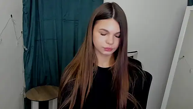 Snapshot of Hanna_Way chatting on 03-19-25, 07:29 Hanna Way online show from 03-19-25, 07:29