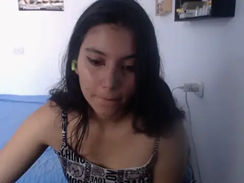 Snapshot of HannaKlein chatting on 03-08-25, 01:47 HannaKlein online show from 03-08-25, 01:47