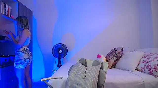 candydowson1 online show from 04-08-26, 08:31