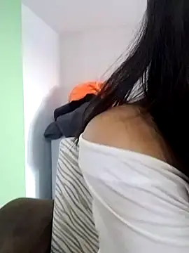 sarah12333 online show from 06-17-26, 10:43