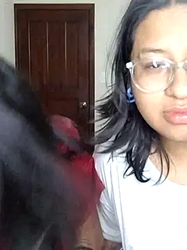 sarah12333 online show from 06-30-26, 12:33