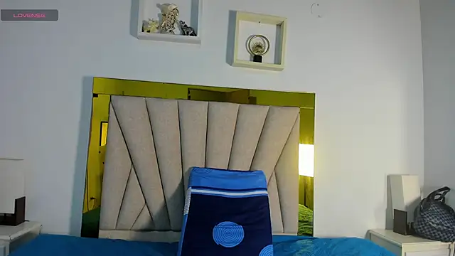 vahiolet fuentes online show from 11-19-25, 03:06