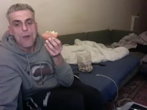 Snapshot of skossa777 chatting on 03-18-25, 08:37 skossa777 online show from 03-18-25, 08:37