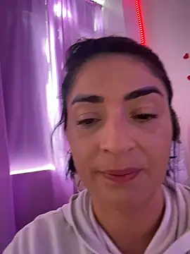 Snapshot of karenlennox1 chatting on 06-03-26, 09:31 karenlennox1 online show from 06-03-26, 09:31