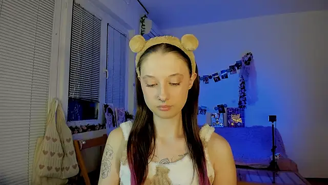 Snapshot of Jenny_darling_love chatting on 12-30-24, 07:11 Jenny darling love online show from 12-30-24, 07:11