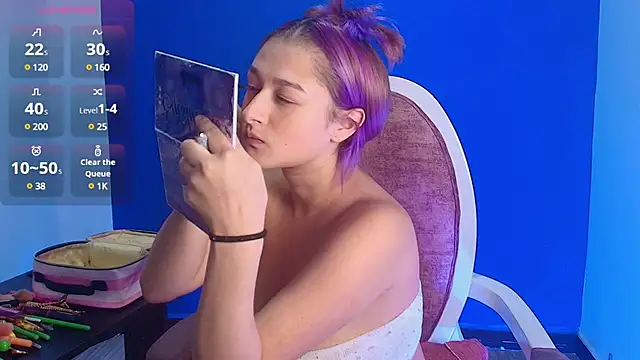 Snapshot of emilybaboo chatting on 02-14-25, 12:25 emilybaboo online show from 02-14-25, 12:25