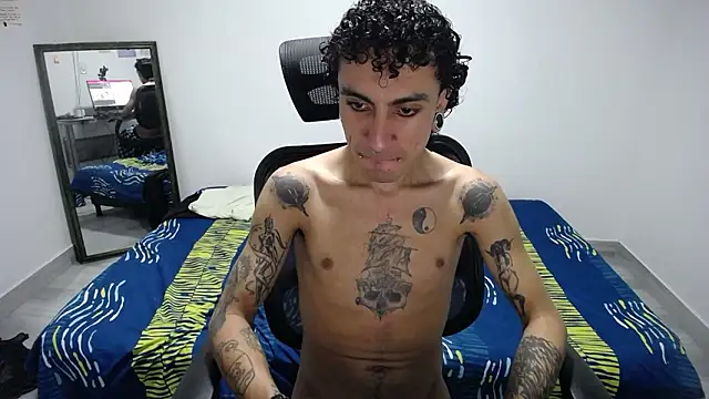 Snapshot of present_the_magic chatting on 03-17-26, 06:17 present the magic online show from 03-17-26, 06:17