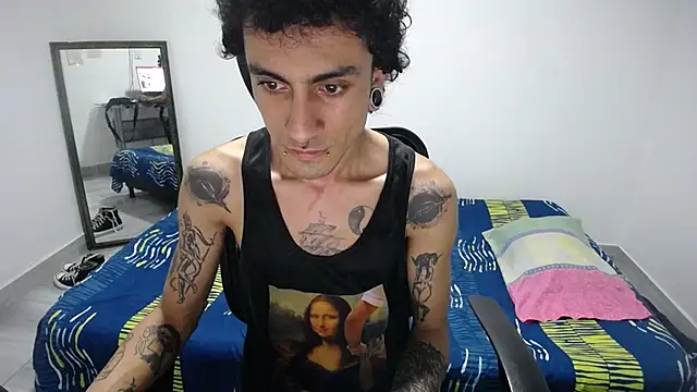 Snapshot of present_the_magic chatting on 03-24-26, 04:50 present the magic online show from 03-24-26, 04:50