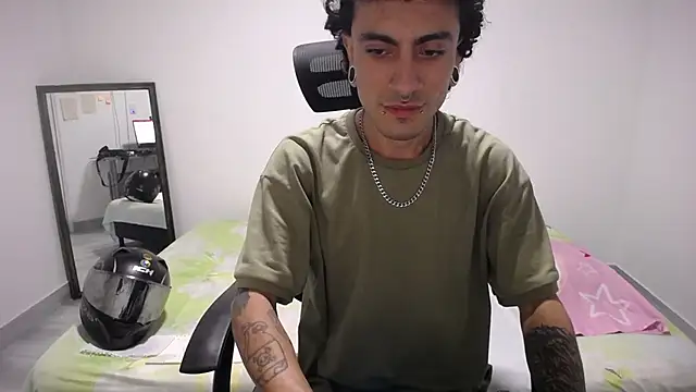 Snapshot of present_the_magic chatting on 03-31-26, 07:09 present the magic online show from 03-31-26, 07:09