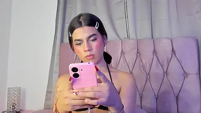 Snapshot of Ashley_piinkk_ chatting on 01-26-25, 11:39 Ashley piinkk  online show from 01-26-25, 11:39