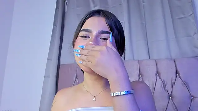 Snapshot of Ashley_piinkk_ chatting on 02-26-25, 10:15 Ashley piinkk  online show from 02-26-25, 10:15