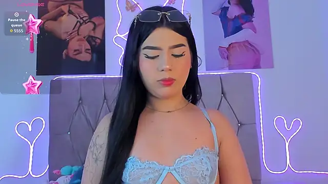 Ashley piinkk  online show from 04-25-26, 10:51