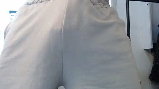 Snapshot of Jhonyblack_1 chatting on 11-23-25, 04:07 Jhonyblack 1 online show from 11-23-25, 04:07