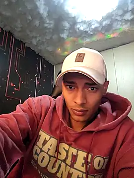 Snapshot of Jhonyblack_1 chatting on 12-15-25, 07:07 Jhonyblack 1 online show from 12-15-25, 07:07