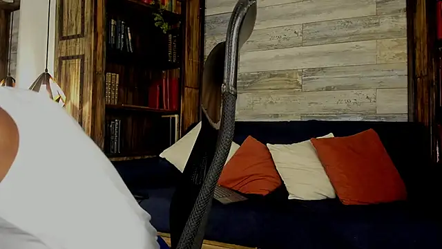 Snapshot of JamalMyst chatting on 11-12-25, 04:02 JamalMyst online show from 11-12-25, 04:02