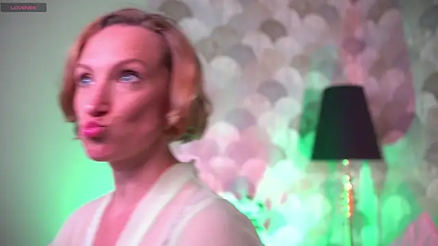 UmaTruewoman online show from 12-20-25, 05:25