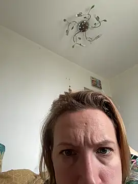 Snapshot of UmaTruewoman chatting on 06-27-26, 05:34 UmaTruewoman online show from 06-27-26, 05:34