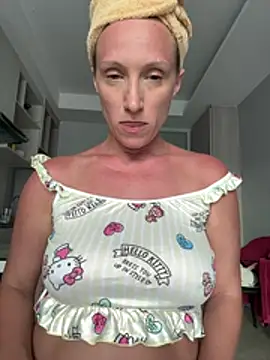 Snapshot of UmaTruewoman chatting on 07-17-26, 11:06 UmaTruewoman online show from 07-17-26, 11:06