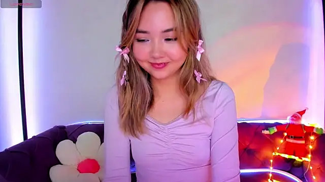 Snapshot of Fluffy_Rose chatting on 12-04-24, 08:23 Fluffy Rose online show from 12-04-24, 08:23