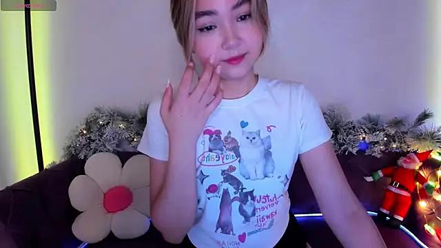 Snapshot of Fluffy_Rose chatting on 12-21-24, 01:47 Fluffy Rose online show from 12-21-24, 01:47