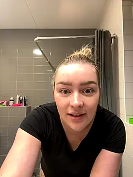 xX HotCouple Xx online show from 09-22-25, 06:54