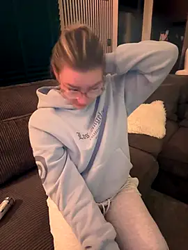 xX HotCouple Xx online show from 11-16-25, 06:46