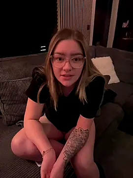 xX HotCouple Xx online show from 11-18-25, 06:01