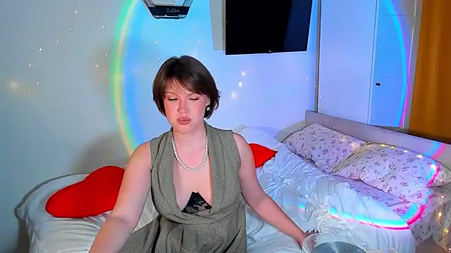 Snapshot of mirrorofsoul chatting on 10-01-25, 06:03 mirrorofsoul online show from 10-01-25, 06:03