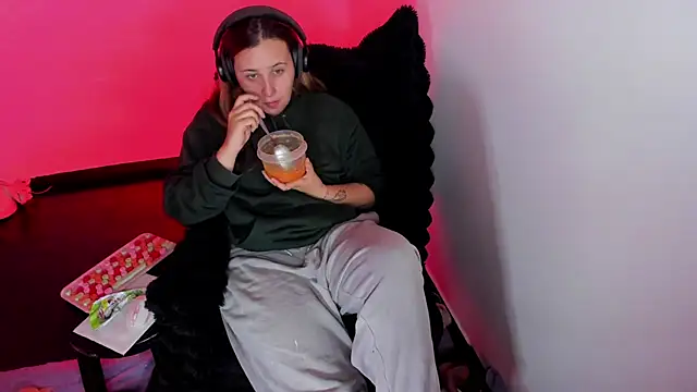 bonnie moon  online show from 01-16-26, 02:37