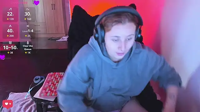 bonnie moon  online show from 02-28-26, 02:40