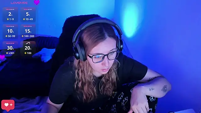 bonnie moon  online show from 04-10-26, 04:33