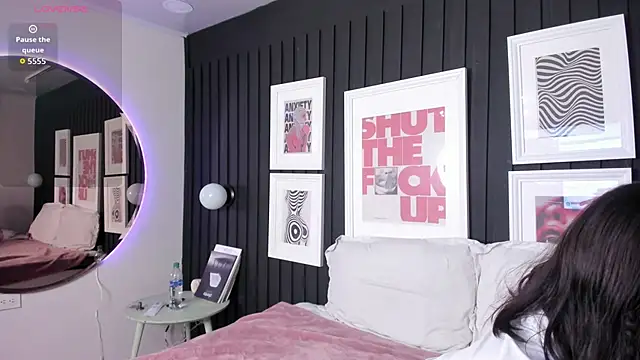 Kayla stern  online show from 11-12-25, 07:35