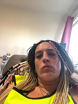 Haleytightlips1986 online show from 04-12-26, 06:02