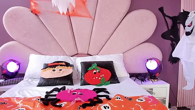 Susa1userma  online show from 10-31-25, 07:37