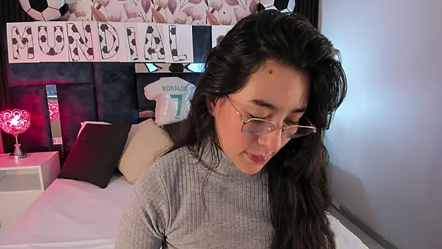 Susa1userma  online show from 06-17-26, 12:29