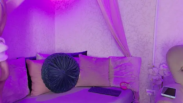 Susa1userma  online show from 07-15-26, 11:48