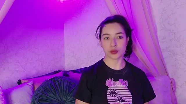 Susa1userma  online show from 07-18-26, 11:47