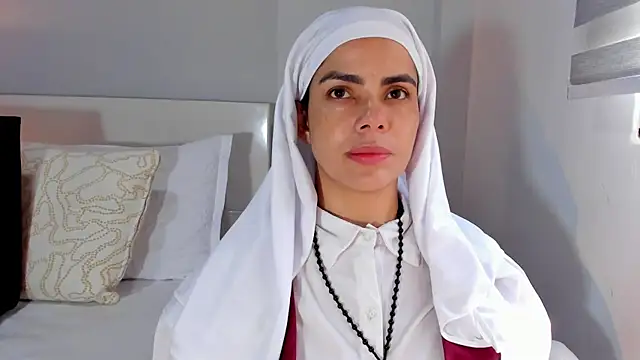 Snapshot of ClaraMariaMon chatting on 06-24-26, 02:27 ClaraMariaMon online show from 06-24-26, 02:27