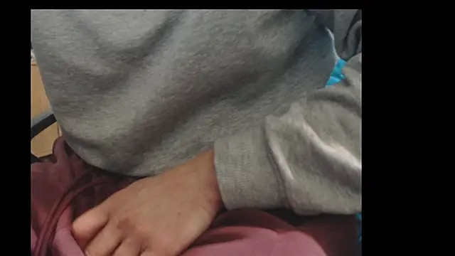 Snapshot of sexualtensionrelation chatting on 11-20-25, 04:07 sexualtensionrelation online show from 11-20-25, 04:07