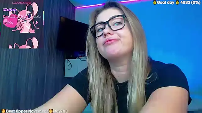 SuchCute online show from 11-30-25, 02:15