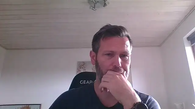 Snapshot of Gotta1 chatting on 09-29-25, 01:05 Gotta1 online show from 09-29-25, 01:05