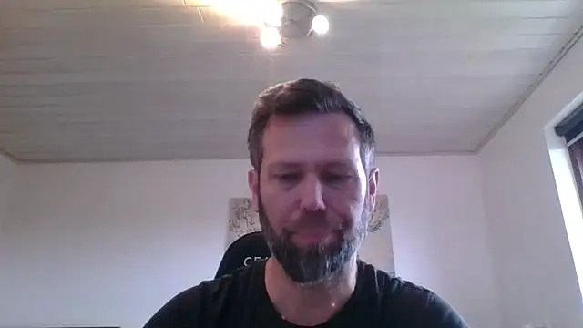 Snapshot of Gotta1 chatting on 10-13-25, 01:00 Gotta1 online show from 10-13-25, 01:00